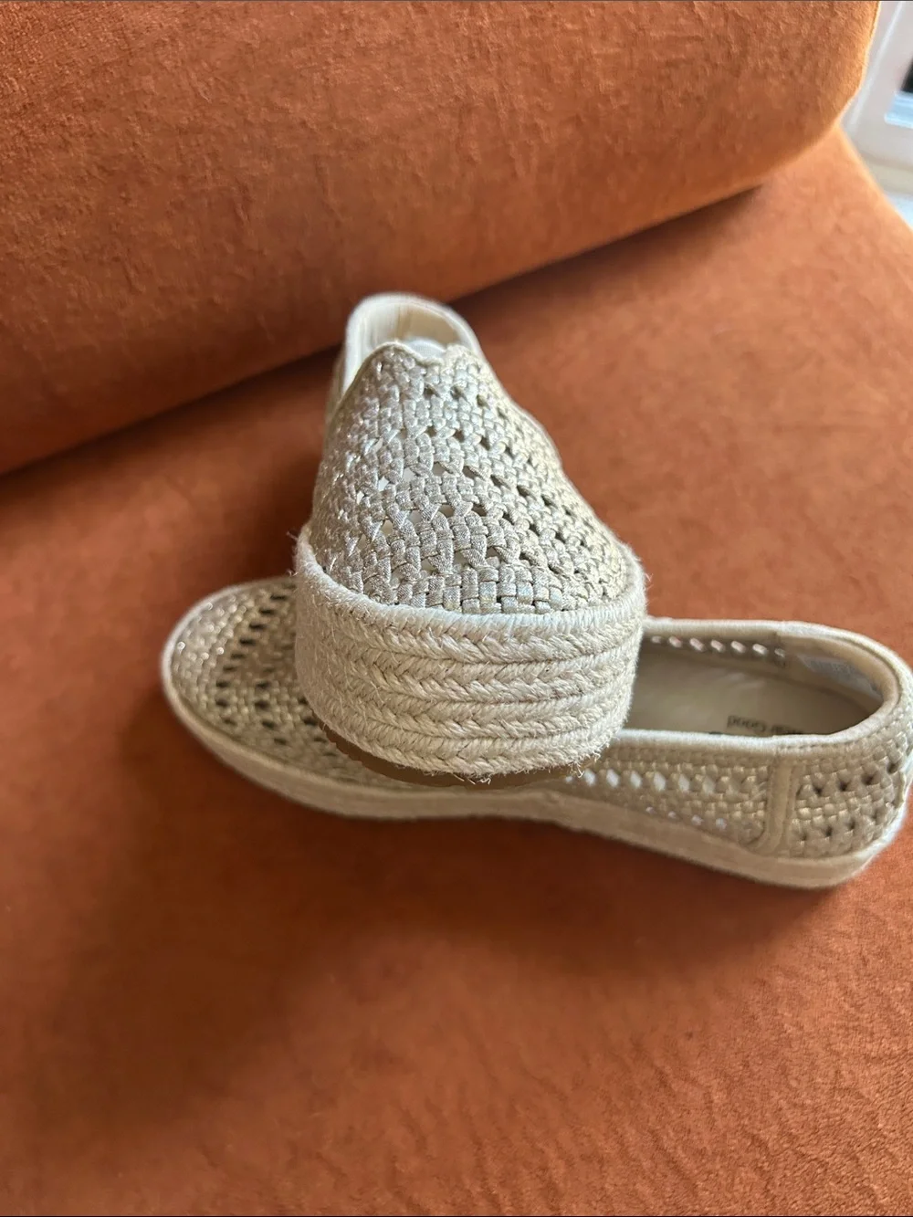 Toms breathable woven